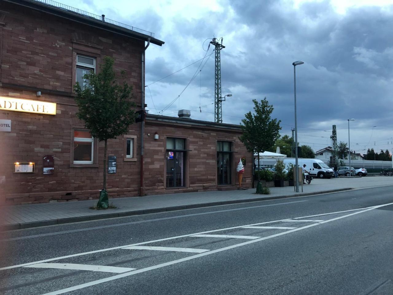 Stadtcafe-Hotel Kelsterbach Exterior foto